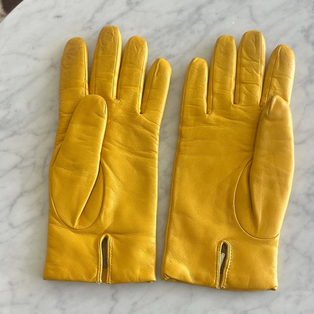 Chic Mustard Leather Gloves handmade in rome cashmere lined